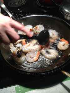 Stir the shrimp